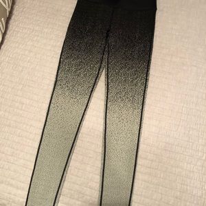 Mono b Black/white ombré leggings. Size S.